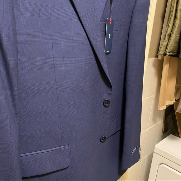 Mens suit. Tone on tone blue plaid. New with tags. Jacket 46L. Pants 40W x 33L. - Picture 5 of 6